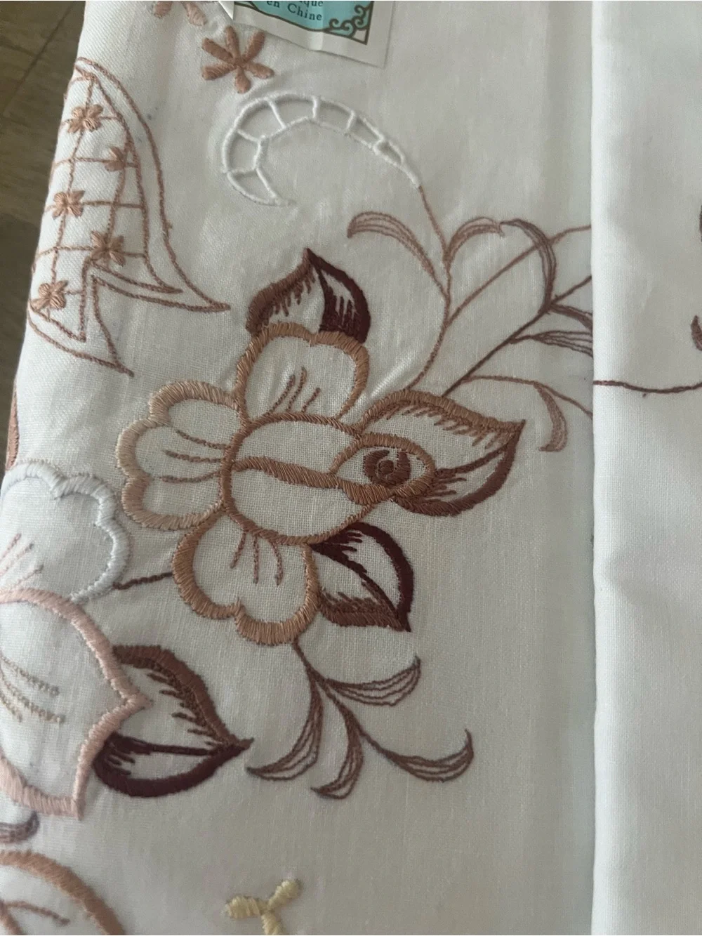 NEW Vintage 100% cotton White Embroidered Floral Linen tablecloth Set